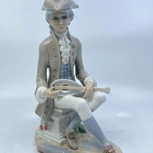 Cascade Collectible Porcelain Figurine Man With Mandolin Made in Spain